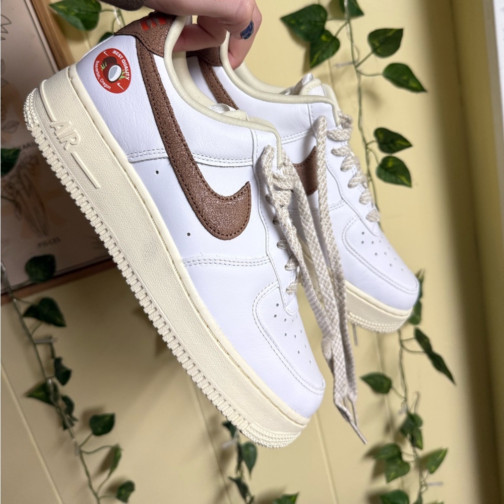 nike brown “coconut” sneaker new never worn